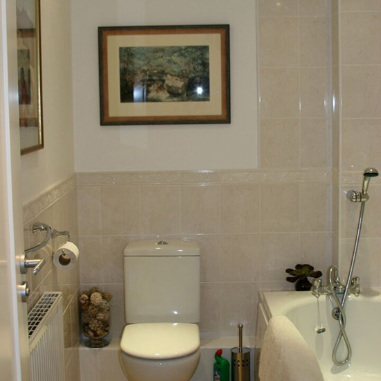 Bathroom at The Moorings, a luxury holiday cottage for rent in Lostwithiel Cornwall
